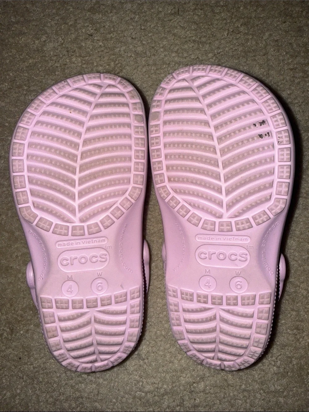 Pink Crocs women’s size 6